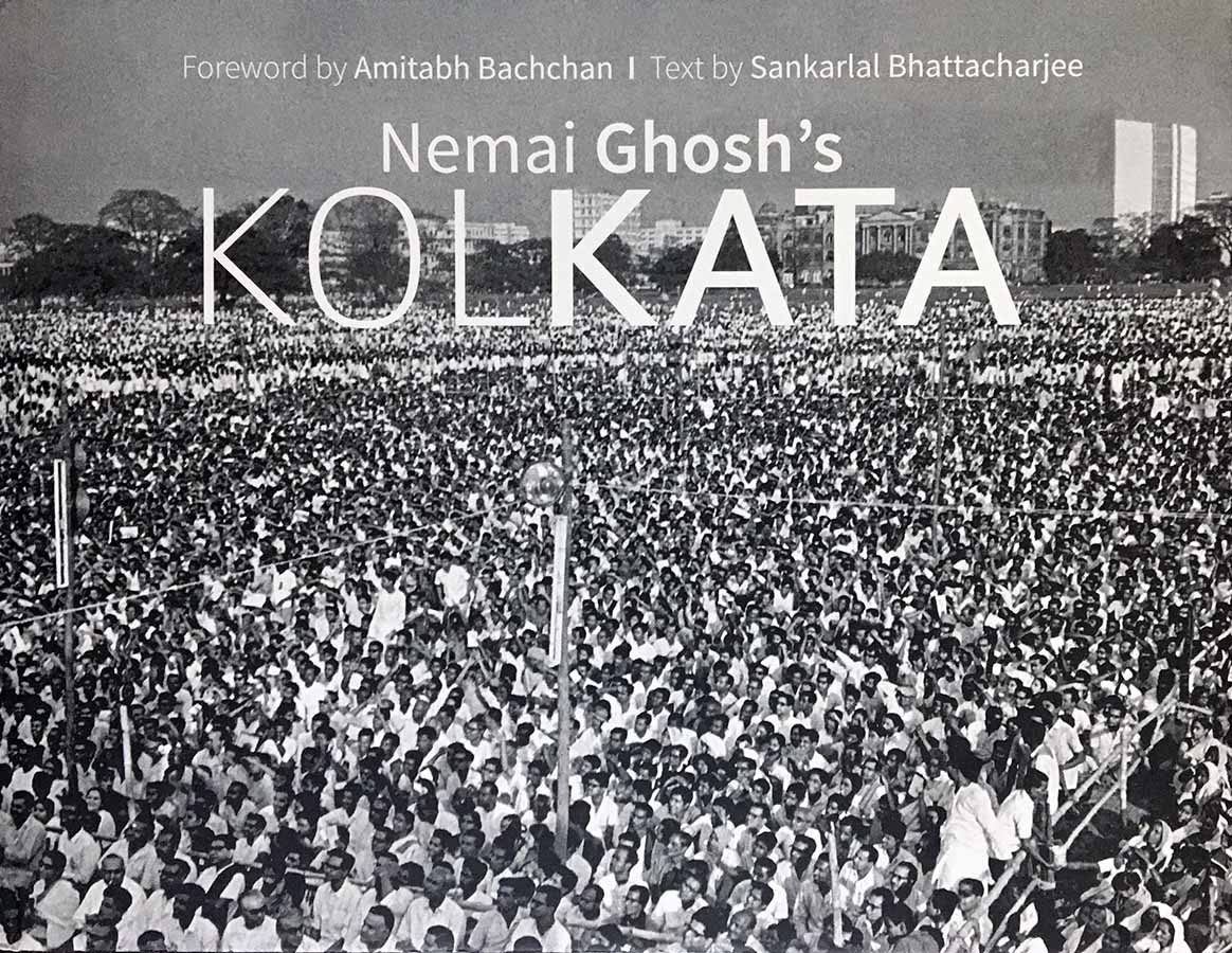 Kolkata by Nemai Ghosh